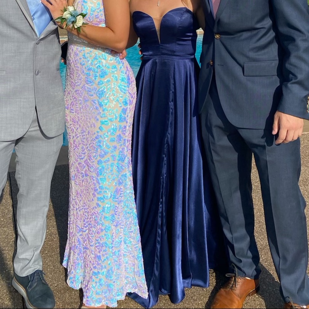 Sherri Hill prom dress 52456 bust is alterd with a slit